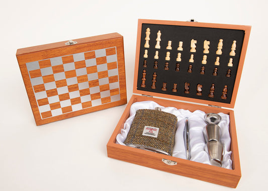 Harris Tweed 8oz Hip Flask Chess Gift Set